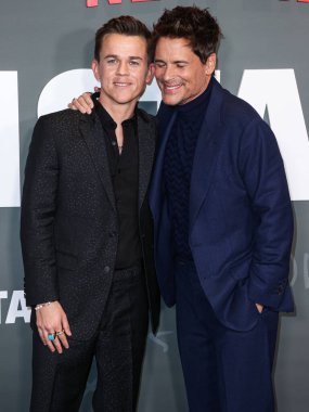 John Owen Lowe ve Peder Rob Lowe, Netflix 'in' istikrarsız '1. sezonunun Los Angeles Premiere' ine 23 Mart 2023 'te Hollywood, Los Angeles, Kaliforniya, ABD' de düzenlenen Netflix Tudum Theater 'a geldiler.. 