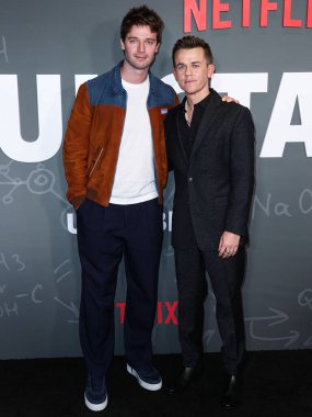 Patrick Schwarzenegger ve John Owen Lowe Netflix 'in' istikrarsız '1. sezonunun Los Angeles prömiyerine 23 Mart 2023' te Hollywood, Los Angeles, Kaliforniya, ABD 'deki Netflix Tudum Tiyatrosu' nda geldiler.. 