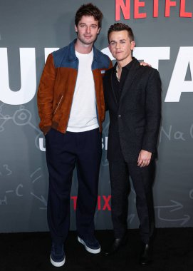 Patrick Schwarzenegger ve John Owen Lowe Netflix 'in' istikrarsız '1. sezonunun Los Angeles prömiyerine 23 Mart 2023' te Hollywood, Los Angeles, Kaliforniya, ABD 'deki Netflix Tudum Tiyatrosu' nda geldiler.. 