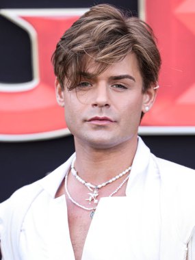 Amerikalı aktör ve şarkıcı Garrett Clayton, 26 Mart 2023 'te Westwood, Los Angeles, Kaliforniya' daki Regency Village Theatre 'da düzenlenen Los Angeles Premiere Of Paramount Pictures ve eOne' ın 'Dungeons & Dragons: Honor among Thieves' adlı filmine geldi.