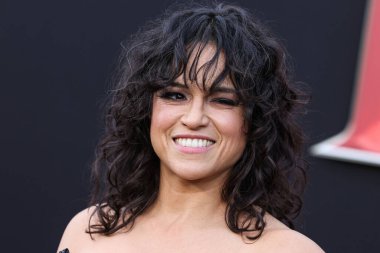 Amerikalı aktris Michelle Rodriguez, 26 Mart 2023 'te Westwood, Los Angeles, Kaliforniya' daki Regency Village Theatre 'da düzenlenen Los Angeles Paramount Pictures' ın ve eOne 'ın' Dungeons & Dragons: Honor among Thieves 'adlı filminin galasına geldi.