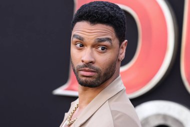 İngiliz-Zimbabveli aktör Reg-Jean Page (Rege-Jean Page), 26 Mart 2023 'te Westwood, Los Angeles' taki Regency Village Theatre 'da düzenlenen Paramount Pictures' ın Los Angeles prömiyerine geldi.