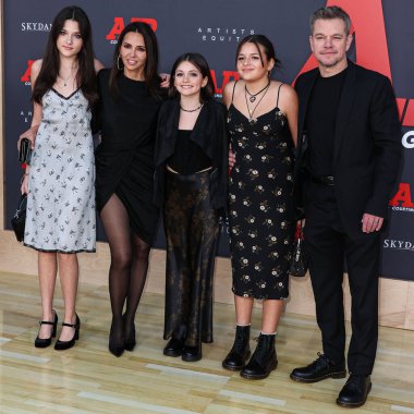 Alexia Barroso, Luciana Barroso, Stella Damon, Isabella Damon ve Matt Damon, 27 Mart 2023 'te Westwood, Los Angeles, Kaliforniya, ABD' deki Regency Village Theatre 'da düzenlenen Amazon Stüdyolarının Dünya Galası' na geldiler.