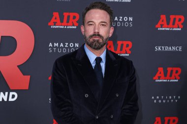 Amerikalı aktör ve film yapımcısı Ben Affleck, 27 Mart 2023 'te Westwood, Los Angeles, Kaliforniya, ABD' deki Regency Village Theatre 'da düzenlenen Amazon Stüdyolarının ve Skydance Media' nın 'Air' in dünya prömiyerine geldi.. 