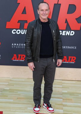 Clark Gregg, 27 Mart 2023 'te Westwood, Los Angeles, Kaliforniya, ABD' deki Regency Village Theatre 'da düzenlenen' And Skydance Media 'nın' Air 'adlı stüdyosunun dünya prömiyerine geldi.. 