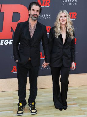 Hamish Linklater ve Lily Rabe, 27 Mart 2023 'te Westwood, Los Angeles, Kaliforniya, ABD' deki Regency Village Theatre 'da düzenlenen Amazon Stüdyolarının ve Skydance Media' nın 'Air' in dünya prömiyerine geldiler.. 