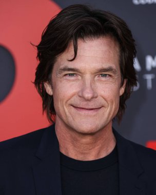 Amerikalı aktör, yönetmen ve yapımcı Jason Bateman, 27 Mart 2023 'te Westwood, Los Angeles, Kaliforniya, ABD' deki Regency Village Theatre 'da düzenlenen Amazon Stüdyolarının ve Skydance Media' nın 'Air' in dünya prömiyerine geldi.. 
