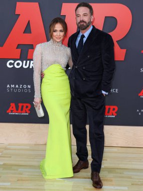 Amerikalı şarkıcı Jennifer Lopez ve kocası / Amerikalı aktör ve film yapımcısı Ben Affleck, 27 Mart 2023 'te Westwood, Los Angeles, ABD' de bulunan Regency Village Theatre 'da düzenlenen Amazon Stüdyolarının Dünya Galası' na geldiler.