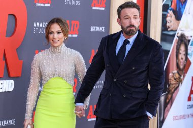 Amerikalı şarkıcı Jennifer Lopez ve kocası / Amerikalı aktör ve film yapımcısı Ben Affleck, 27 Mart 2023 'te Westwood, Los Angeles, ABD' de bulunan Regency Village Theatre 'da düzenlenen Amazon Stüdyolarının Dünya Galası' na geldiler.
