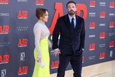 Amerikalı şarkıcı Jennifer Lopez ve kocası / Amerikalı aktör ve film yapımcısı Ben Affleck, 27 Mart 2023 'te Westwood, Los Angeles, ABD' de bulunan Regency Village Theatre 'da düzenlenen Amazon Stüdyolarının Dünya Galası' na geldiler.