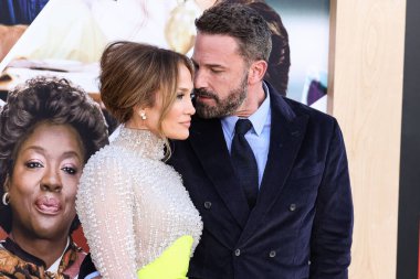 Amerikalı şarkıcı Jennifer Lopez ve kocası / Amerikalı aktör ve film yapımcısı Ben Affleck, 27 Mart 2023 'te Westwood, Los Angeles, ABD' de bulunan Regency Village Theatre 'da düzenlenen Amazon Stüdyolarının Dünya Galası' na geldiler.