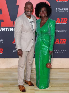 Julius Tennon ve eşi Viola Davis, 27 Mart 2023 'te Westwood, Los Angeles, Kaliforniya, ABD' deki Regency Village Theatre 'da düzenlenen Amazon Stüdyoları' nın ve Skydance Media 'nın dünya prömiyerine geldiler.. 