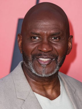 Julius Tennon, 27 Mart 2023 'te Westwood, Los Angeles, Kaliforniya, ABD' deki Regency Village Theatre 'da düzenlenen' And Skydance Media 'nın dünya prömiyerine geldi.. 