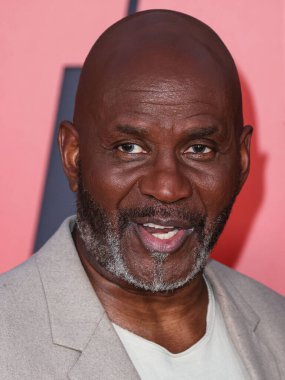 Julius Tennon, 27 Mart 2023 'te Westwood, Los Angeles, Kaliforniya, ABD' deki Regency Village Theatre 'da düzenlenen' And Skydance Media 'nın dünya prömiyerine geldi.. 