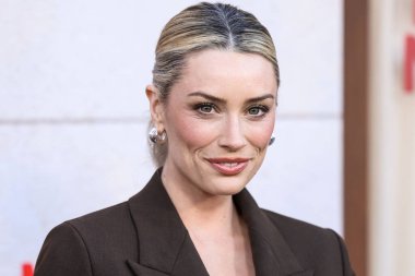 Amerikalı aktris, televizyon sunucusu ve manken Arielle Vandenberg, 28 Mart 2023 'te Westwood, Los Angeles, Kaliforniya, ABD' de bulunan Regency Village Theatre 'da düzenlenen Netflix' in 'Murder Mystery 2' adlı filminin Los Angeles Premiere 'ine geldi.. 