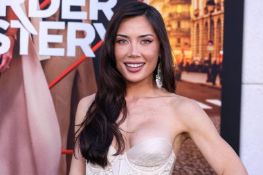 Georgina Mazzeo, Netflix 'in' Cinayet Gizemi 2 'nin Los Angeles galasına 28 Mart 2023' te Westwood, Los Angeles, Kaliforniya, ABD 'deki Regency Village Theatre' a geldi.. 