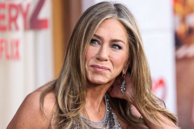 Versace giyen Amerikalı aktris ve yapımcı Jennifer Aniston, 28 Mart 2023 'te Westwood, Los Angeles, Kaliforniya, ABD' deki Regency Village Theatre 'da düzenlenen Netflix' in 'Murder Mystery 2' adlı filminin Los Angeles galasına geldi.. 