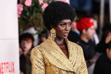 Schiaparelli giyimli İngiliz aktris ve model Jodie Turner-Smith, 28 Mart 2023 'te Westwood, Los Angeles, Kaliforniya, ABD' deki Regency Village Theatre 'da düzenlenen Netflix' in 'Murder Mystery 2' adlı filminin Los Angeles galasına geldi.. 