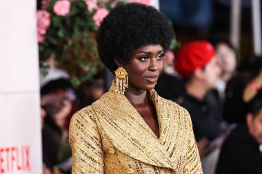 Schiaparelli giyimli İngiliz aktris ve model Jodie Turner-Smith, 28 Mart 2023 'te Westwood, Los Angeles, Kaliforniya, ABD' deki Regency Village Theatre 'da düzenlenen Netflix' in 'Murder Mystery 2' adlı filminin Los Angeles galasına geldi.. 