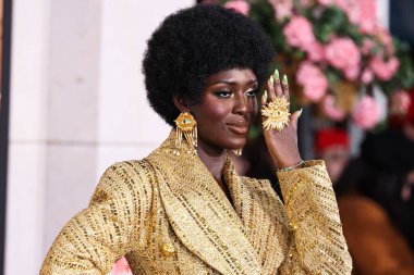 Schiaparelli giyimli İngiliz aktris ve model Jodie Turner-Smith, 28 Mart 2023 'te Westwood, Los Angeles, Kaliforniya, ABD' deki Regency Village Theatre 'da düzenlenen Netflix' in 'Murder Mystery 2' adlı filminin Los Angeles galasına geldi.. 