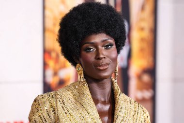 Schiaparelli giyimli İngiliz aktris ve model Jodie Turner-Smith, 28 Mart 2023 'te Westwood, Los Angeles, Kaliforniya, ABD' deki Regency Village Theatre 'da düzenlenen Netflix' in 'Murder Mystery 2' adlı filminin Los Angeles galasına geldi.. 