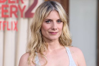 Michael Kors Collection giyimli Fransız aktris, yönetmen ve şarkıcı Mlanie Laurent (Melanie Laurent), 28 Mart 2023 'te Westwood, Los Angeles' taki Regency Village Theatre 'da düzenlenen Netflix' in 'Murder Mystery 2' adlı filminin Los Angeles galasına geldi. 
