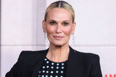Amerikalı manken ve aktris Molly Sims, Netflix 'in 28 Mart 2023' te Westwood, Los Angeles, Kaliforniya, ABD 'deki Regency Village Tiyatrosu' ndaki 