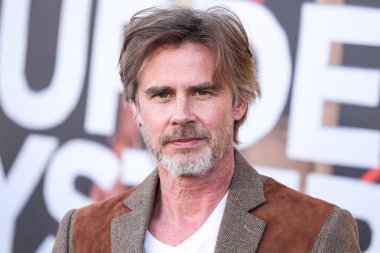 Amerikalı aktör Sam Trammell, 28 Mart 2023 'te Westwood, Los Angeles, Kaliforniya, ABD' deki Regency Village Theatre 'da düzenlenen Netflix' in 