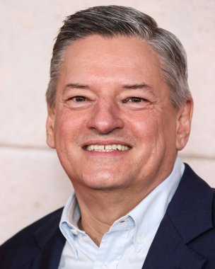 Netflix 'in eş CEO' su ve Genel Sekreteri Ted Sarandos, Netflix 'in 28 Mart 2023' te Westwood, Los Angeles, Kaliforniya, ABD 'deki Regency Village Theatre' da düzenlenen 'Cinayet Gizemi 2' nin Los Angeles Premiere 'ine geldi..