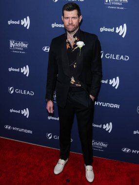 Amerikalı komedyen, aktör, yapımcı ve senarist Billy Eichner, 30 Mart 2023 'te Beverly Hilton Hotel' de düzenlenen 34. Yıllık GLAAD Medya Ödülleri 'ne geldi..