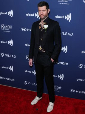 Amerikalı komedyen, aktör, yapımcı ve senarist Billy Eichner, 30 Mart 2023 'te Beverly Hilton Hotel' de düzenlenen 34. Yıllık GLAAD Medya Ödülleri 'ne geldi..