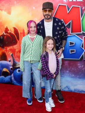 AJ McLean, Ava McLean ve Lyric McLean, Los Angeles Universal Pictures, Nintendo And Illumination Entertainment 'ın 1 Nisan 2023' de Regal Cinemas LA Live & 4DX Movie 'sinde gerçekleştirdiği 
