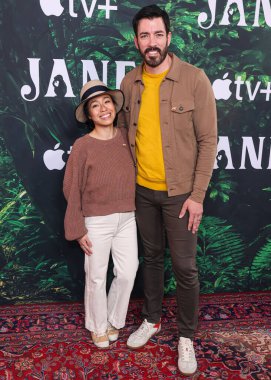 Linda Phan ve Drew Scott 14 Nisan 2023 'te Los Angeles, Kaliforniya, Kaliforniya' daki Kaliforniya Bilim Merkezi 'nde düzenlenen Los Angeles' taki Apple TV + Original Series 'Jane' in 1. sezonuna geldiler..