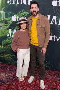 Linda Phan ve Drew Scott 14 Nisan 2023 'te Los Angeles, Kaliforniya, Kaliforniya' daki Kaliforniya Bilim Merkezi 'nde düzenlenen Los Angeles' taki Apple TV + Original Series 'Jane' in 1. sezonuna geldiler..
