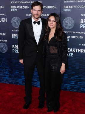 Ashton Kutcher ve eşi Mila Kunis, 15 Nisan 2023 'te ABD' nin Kaliforniya eyaletinin Los Angeles kentinde düzenlenen Akademi Sinema Müzesi 'nde düzenlenen 9..