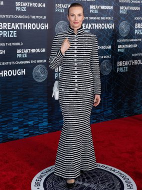 Julia Milner, 15 Nisan 2023 'te ABD' nin Kaliforniya eyaletinin Los Angeles kentindeki Akademi Sinema Müzesi 'nde düzenlenen 9.. 