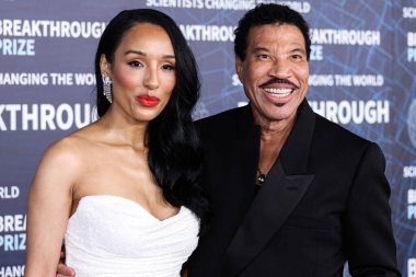 Lisa Parigi ve erkek arkadaşı Lionel Richie, 15 Nisan 2023 'te Los Angeles, Kaliforniya, ABD' deki Akademi Sinema Müzesi 'nde düzenlenen 9.. 