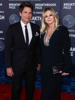 Rob Lowe ve eşi Sheryl Berkoff, 15 Nisan 2023 'te Los Angeles, Kaliforniya, ABD' deki Akademi Sinema Müzesi 'nde düzenlenen 9.. 