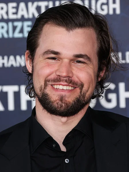 stock image Norwegian chess grandmaster who is the reigning five-time World Chess Champion Magnus Carlsen arrives at the 9th Annual Breakthrough Prize Ceremony held at the Academy Museum of Motion Pictures on April 15, 2023 in Los Angeles, California, USA