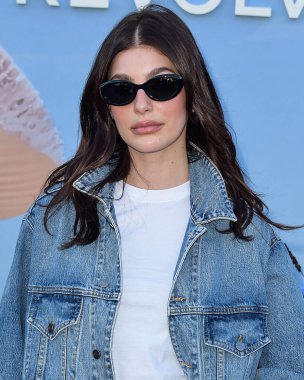 Camila Morrone, REVOLVE Festivali 2023 'e 15 Nisan 2023' te ABD 'nin Kaliforniya eyaletinin Coachella Vadisi' nde H.wood Grubu ile ortaklaşa katılıyor.. 