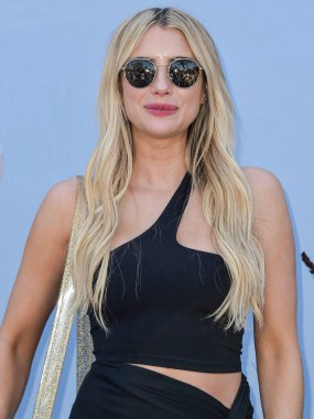 Emma Roberts REVOLVE Festivali 2023 'e 15 Nisan 2023' te ABD 'nin Riverside County, Kaliforniya' da bulunan Coachella Vadisi 'nde H.wood Group ile ortaklaşa katılıyor..