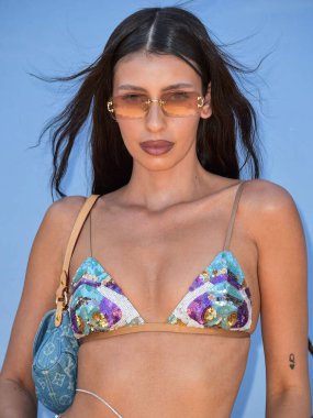 Lee Abodoy, REVOLVE Festivali 2023 'e 15 Nisan 2023' te ABD 'nin Kaliforniya eyaletinin Coachella Vadisi' nde H.wood Grubu ile ortaklaşa katılıyor.. 