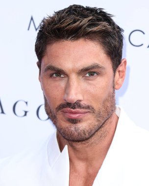 Chris Appleton, The Daily Front Row 'un 7. Geleneksel Moda Los Angeles Ödülleri' ne 23 Nisan 2023 'te Beverly Hills Oteli' nde düzenlenen Crystal Garden 'da ulaştı..