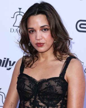 Georgie Flores, The Daily Front Row 'un 7. Geleneksel Moda Los Angeles Ödülleri' ne 23 Nisan 2023 'te Beverly Hills Oteli' nde düzenlenen Crystal Garden 'da ulaştı..