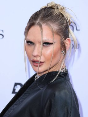 Josie Canseco, The Daily Front Row 'un 7. Geleneksel Moda Los Angeles Ödülleri' ne 23 Nisan 2023 'te Beverly Hills Oteli' nde düzenlenen Crystal Garden 'da ulaştı.. 