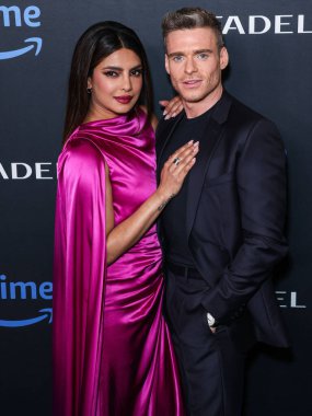 Priyanka Chopra Jonas ve Richard Madden, 25 Nisan 2023 'te Culver City, Los Angeles, Kaliforniya, ABD' de gerçekleştirilen Amazon Prime Video 'nun' Kale 'birinci sezonunda Los Angeles Kırmızı Halı ve Hayran Gösterimi' ne geldiler..