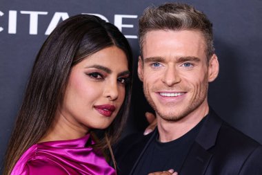 Priyanka Chopra Jonas ve Richard Madden, 25 Nisan 2023 'te Culver City, Los Angeles, Kaliforniya, ABD' de düzenlenen Amazon Prime Video 'nun' Citadel 'birinci sezonu için Los Angeles Kırmızı Halı ve Hayran Gösterimi' ne geldiler. (Fotoğraf: