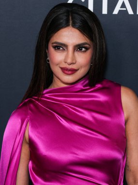 Hint aktris ve yapımcı Priyanka Chopra Jonas, 25 Nisan 2023 'te Culver City, Los Angeles, Kaliforniya, ABD' de gerçekleştirilen Amazon Prime Video 'nun' Kale 'birinci sezonuna Los Angeles Kırmızı Halı ve Hayran Gösterimi' ne geldi..