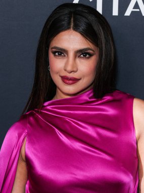 Hint aktris ve yapımcı Priyanka Chopra Jonas, 25 Nisan 2023 'te Culver City, Los Angeles, Kaliforniya, ABD' de gerçekleştirilen Amazon Prime Video 'nun' Kale 'birinci sezonuna Los Angeles Kırmızı Halı ve Hayran Gösterimi' ne geldi..