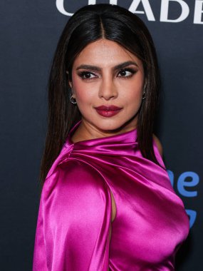 Hint aktris ve yapımcı Priyanka Chopra Jonas, 25 Nisan 2023 'te Culver City, Los Angeles, Kaliforniya, ABD' de gerçekleştirilen Amazon Prime Video 'nun' Kale 'birinci sezonuna Los Angeles Kırmızı Halı ve Hayran Gösterimi' ne geldi..